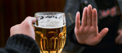 Czy osoby z problemem alkoholowym mogą pić piwo bezalkoholowe?